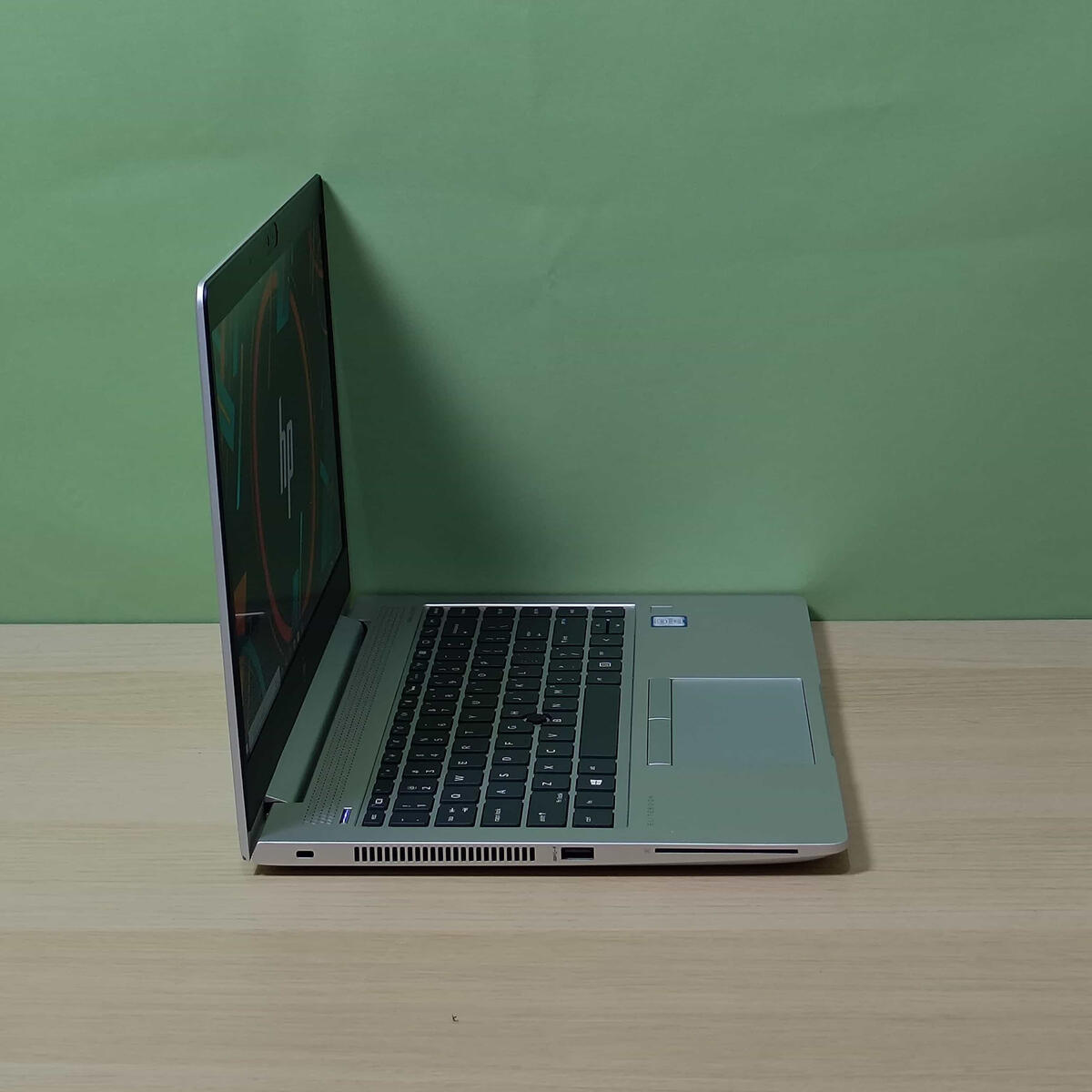 HP Elitebook G6 Samping Kanan Butik Laptop